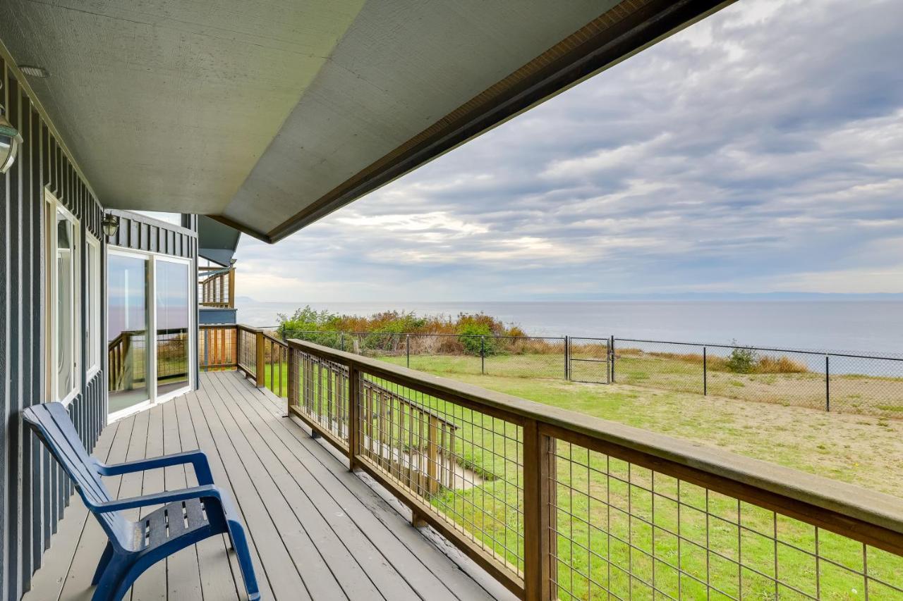 Oceanfront Port Angeles Home With Mountain View! Zewnętrze zdjęcie